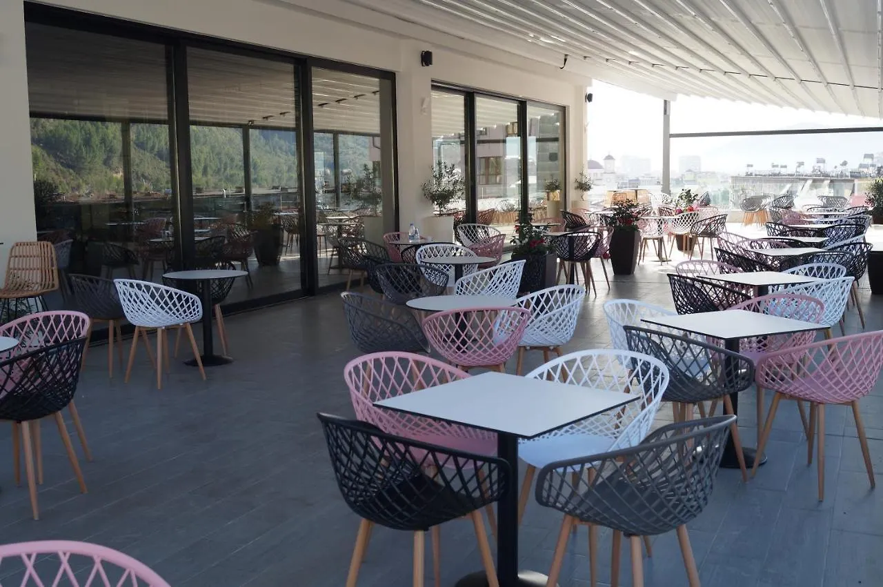 ****  Portik Hotel Μπεράτ Αλβανία