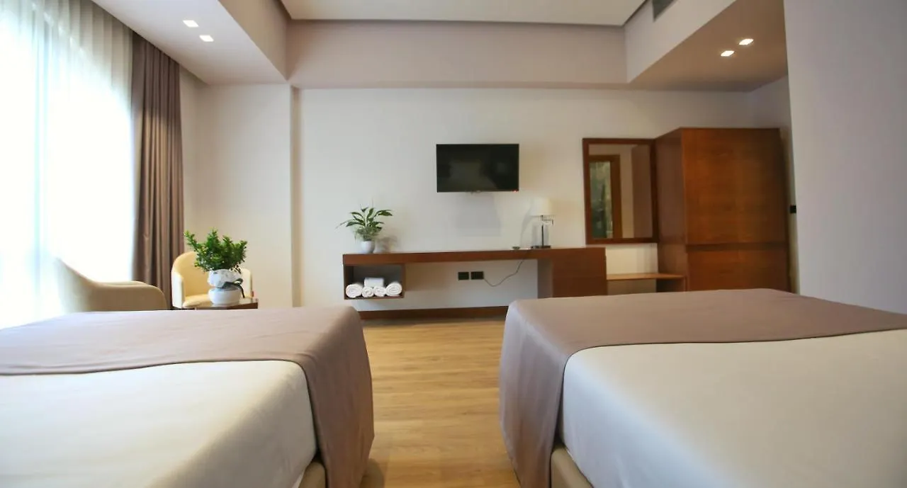 Portik Hotel Berat 4*,