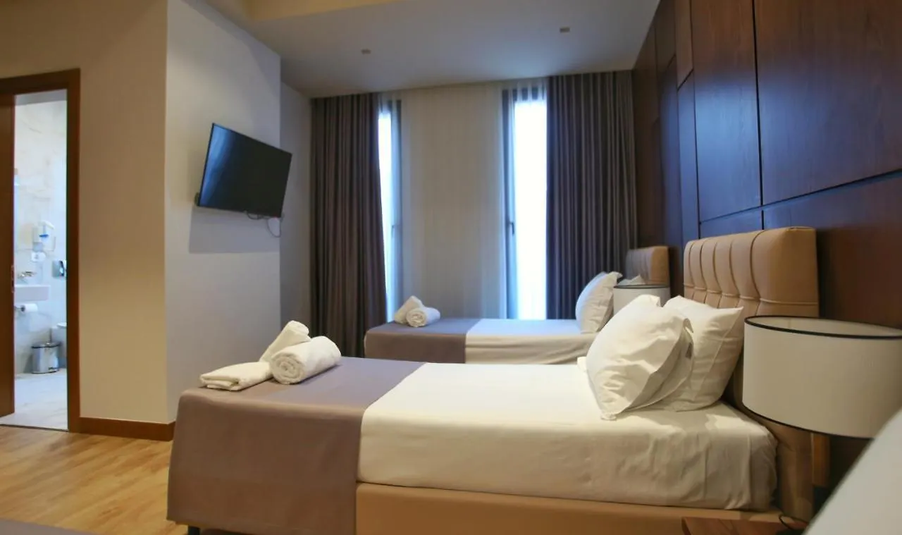 Portik Hotel Μπεράτ